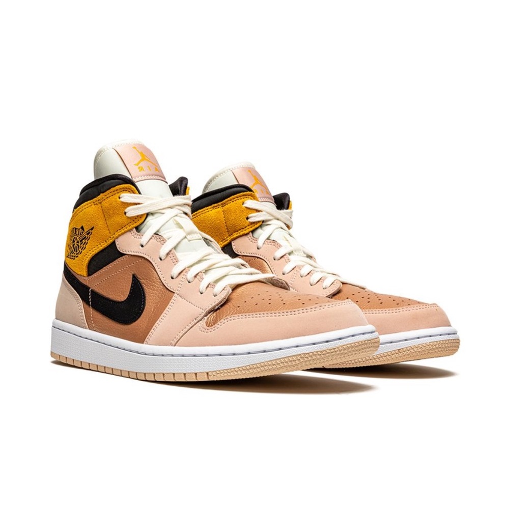 Air Jordan 1 Mid SE "Particle Beige" sneakers